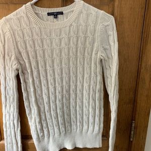 S Gap sweater, white